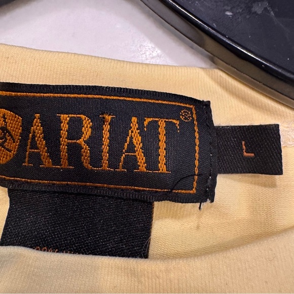 Ariat T Shirt Womens Sz L  Yellow Short Sleeve Performance Tee Crew-Neck Top - Picture 3 of 8